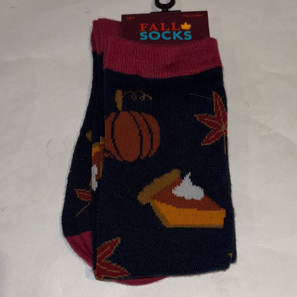 Men's Fall Knee High Socks Pumpkin and Pie Design shoe size 4-10 NWT